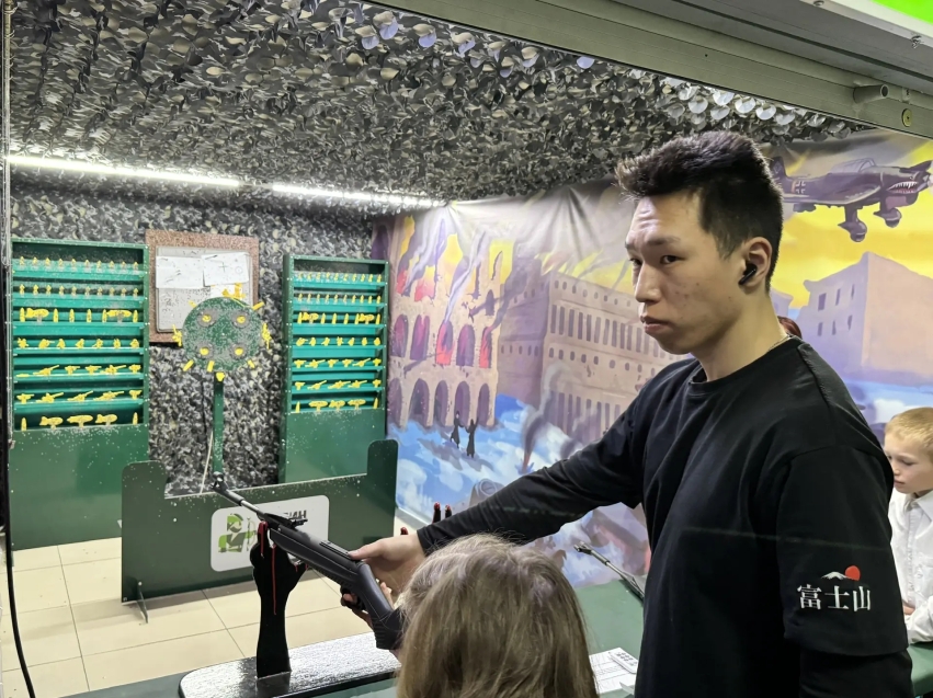 ​ В Чите для подростков организовали праздник, объединивший Масленицу, 23 февраля и 8 марта